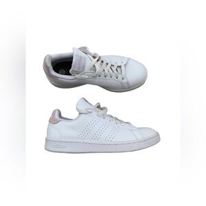 Adidas Women's Size 7.5 Advantage Casual Sneaker in White Pale Pink Cloudfoam
